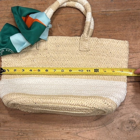Altru Straw Beach Summer Tote Blue and Reese’s Book Club Scarf - Picture 6 of 10